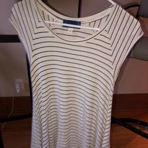 Long stripped shirt (drapes down on sides)